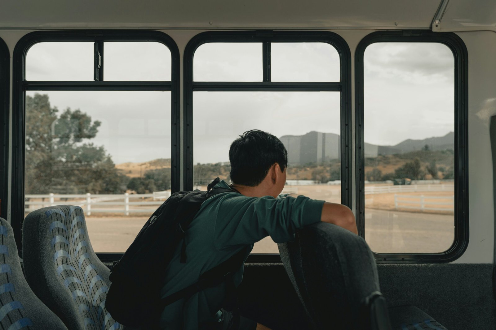 How to Make Friends While Traveling: A Guide for Introverts